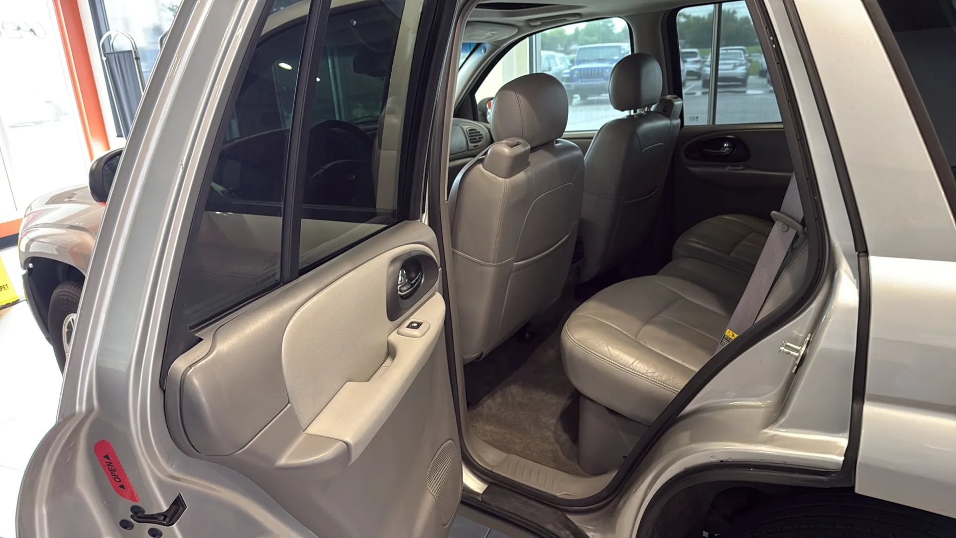 Used 2005 Chevrolet TrailBlazer LT RWD image 25