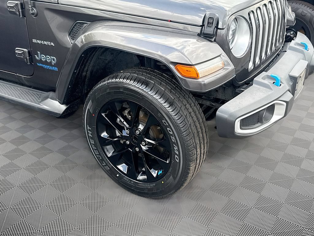 Used 2022 Jeep Wrangler Unlimited Sahara AWD/4WD image 5