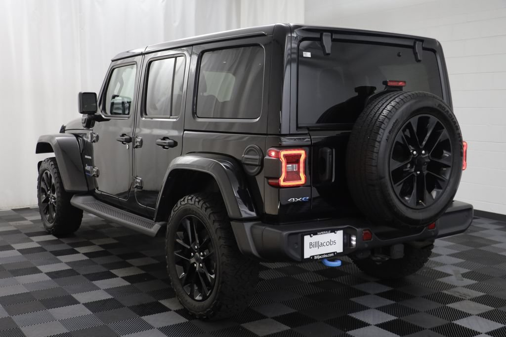 Used 2024 Jeep Wrangler Unlimited Sahara w/ Technology Group AWD/4WD image 16