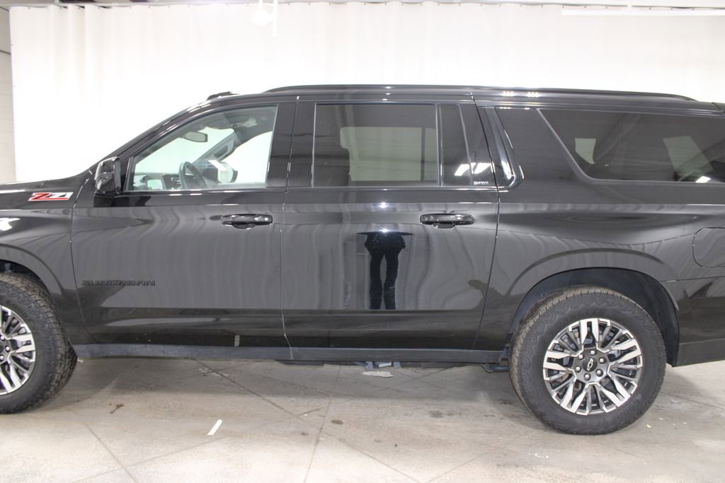 Used 2025 Chevrolet Suburban Z71 image 6