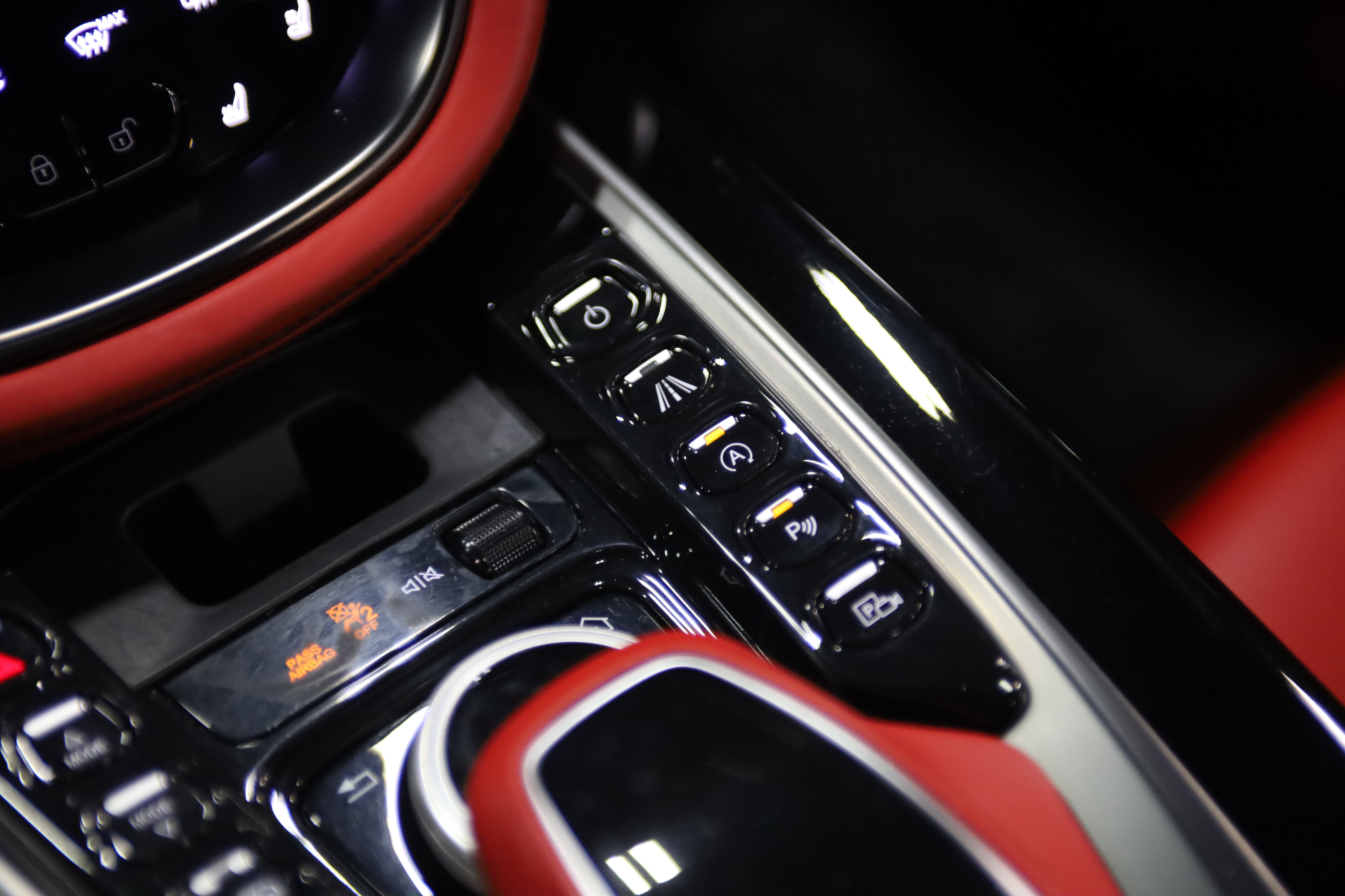 Used 2022 Aston Martin DBX AWD/4WD image 30