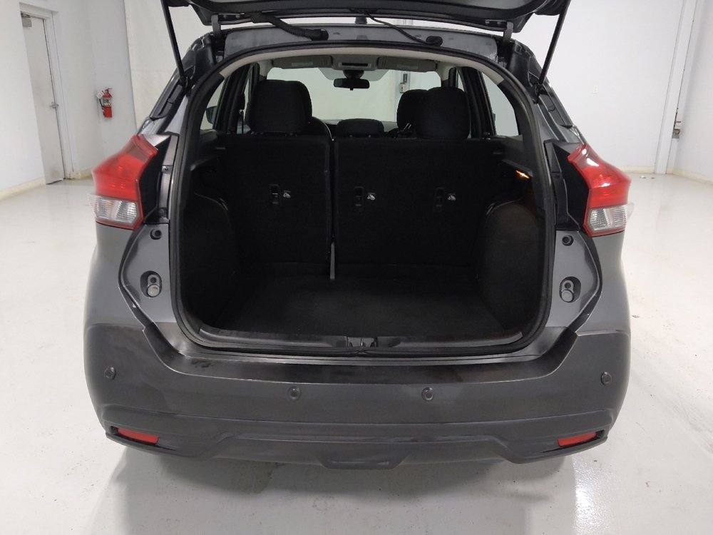 Used 2020 Nissan Kicks S image 29