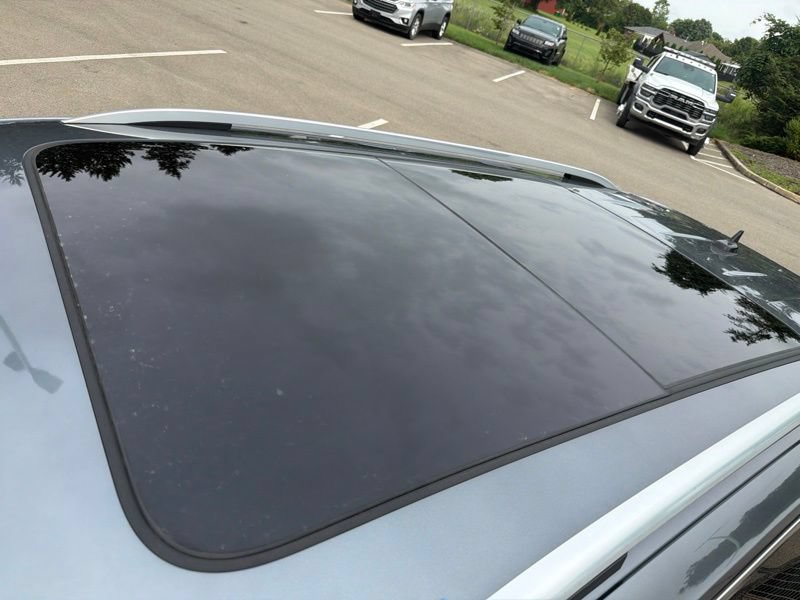 Used 2024 Volkswagen Tiguan SE AWD/4WD image 39