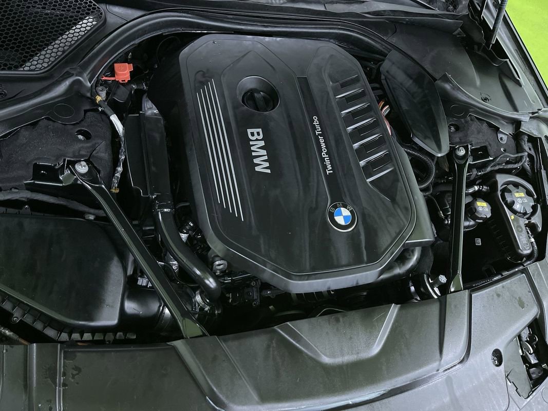 Used 2017 BMW 740i image 29