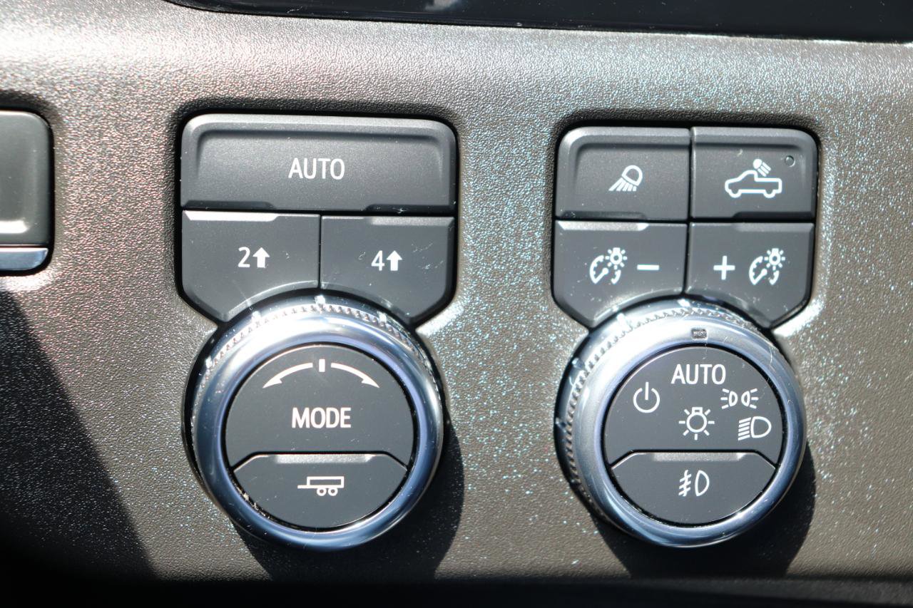 Used 2025 GMC Sierra 1500 SLT AWD/4WD image 42