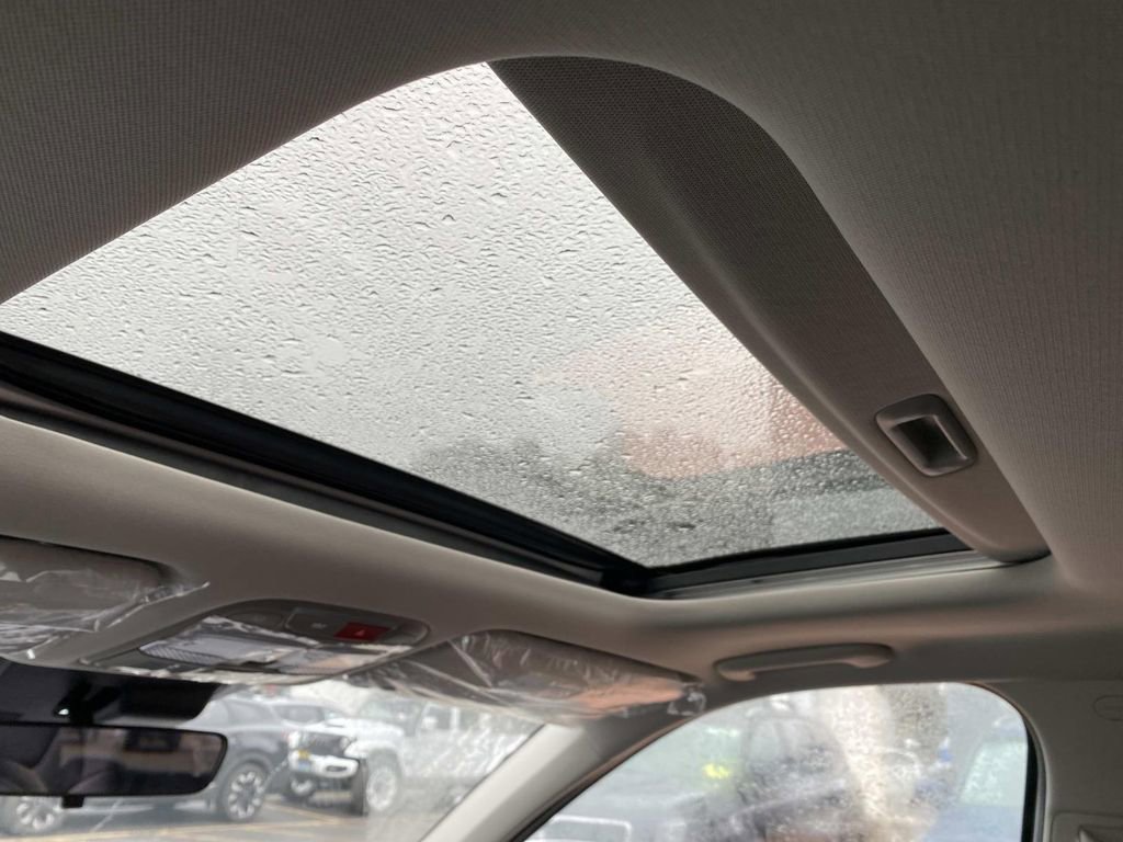 New 2025 Kia Telluride S image 9