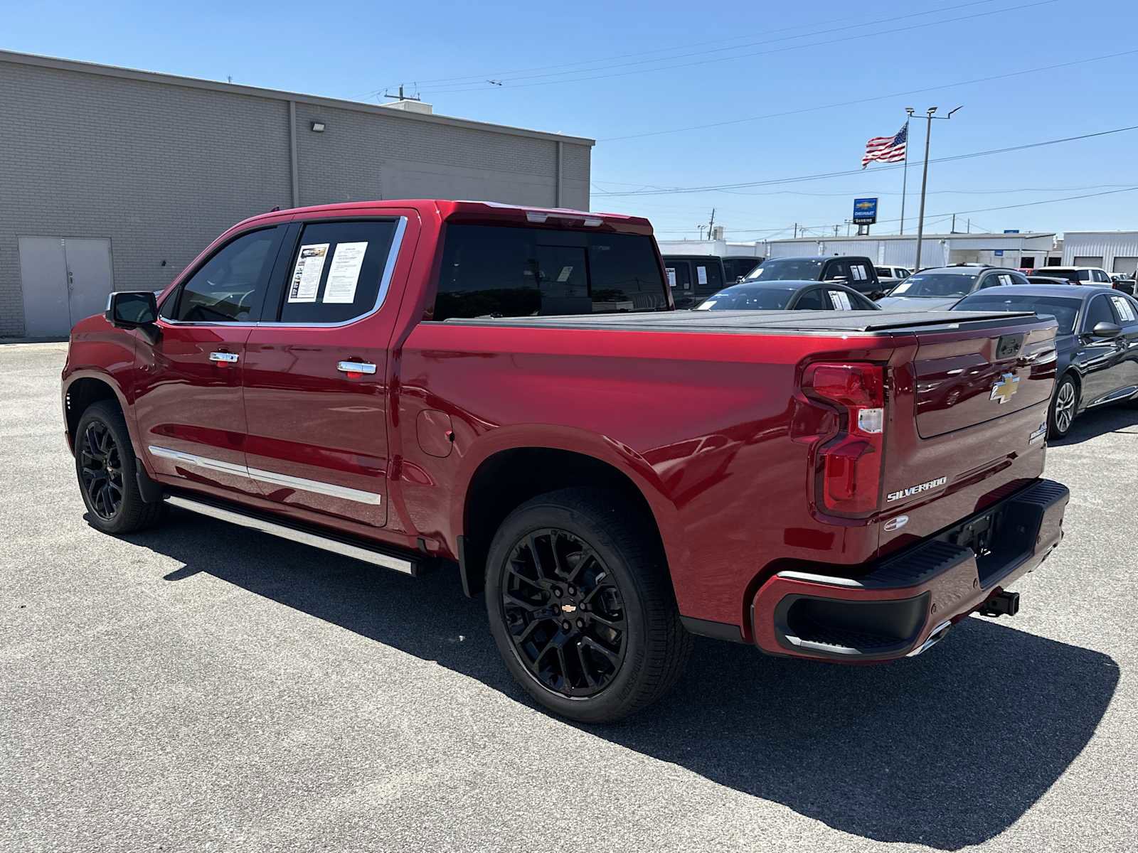 Used 2025 Chevrolet Silverado 1500 High Country w/ High Country Premium Package AWD/4WD image 7