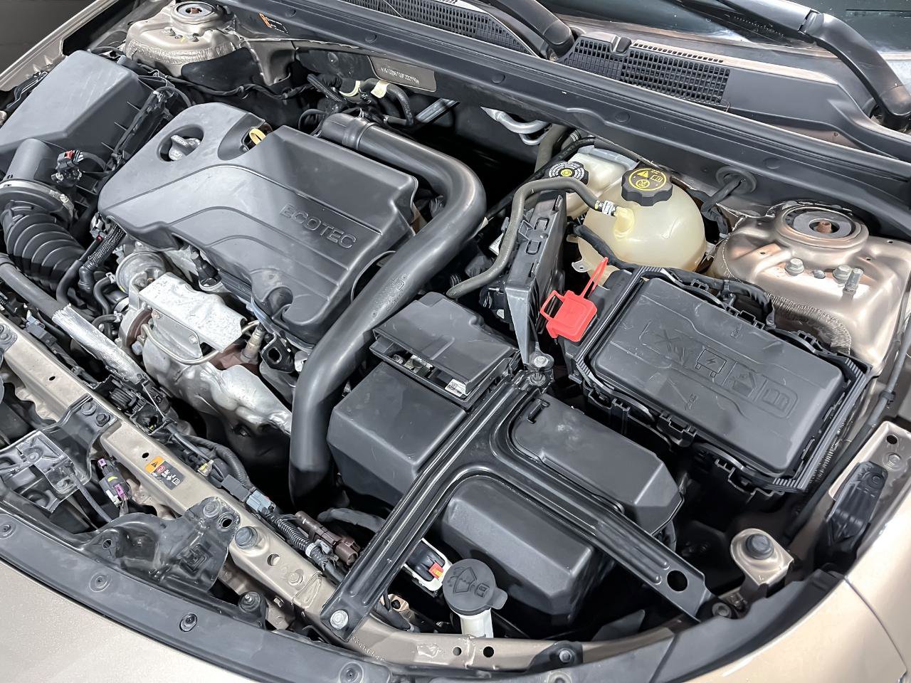 Used 2018 Chevrolet Malibu LT image 25