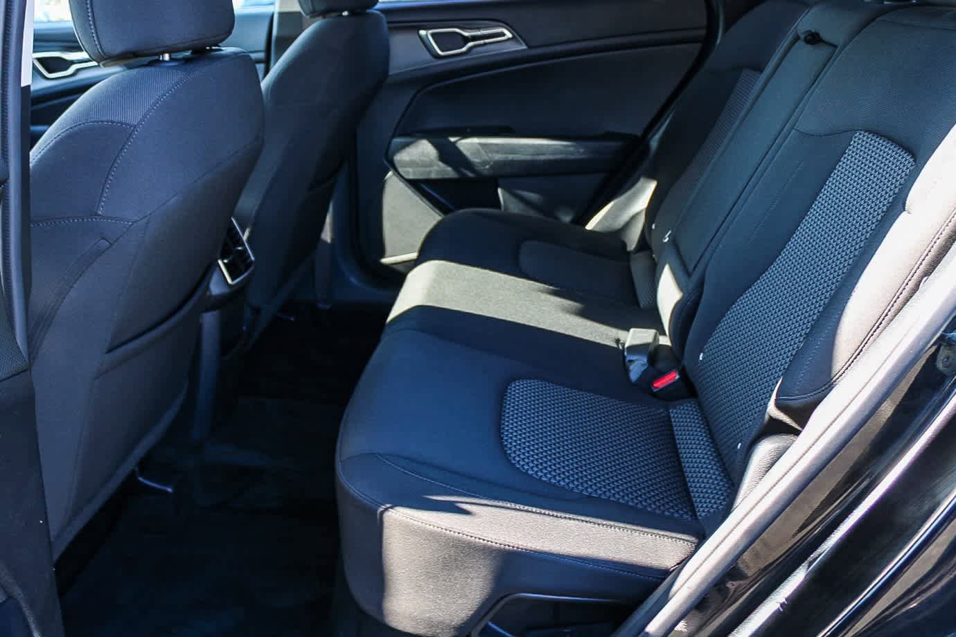 Used 2023 Kia Sportage LX image 19