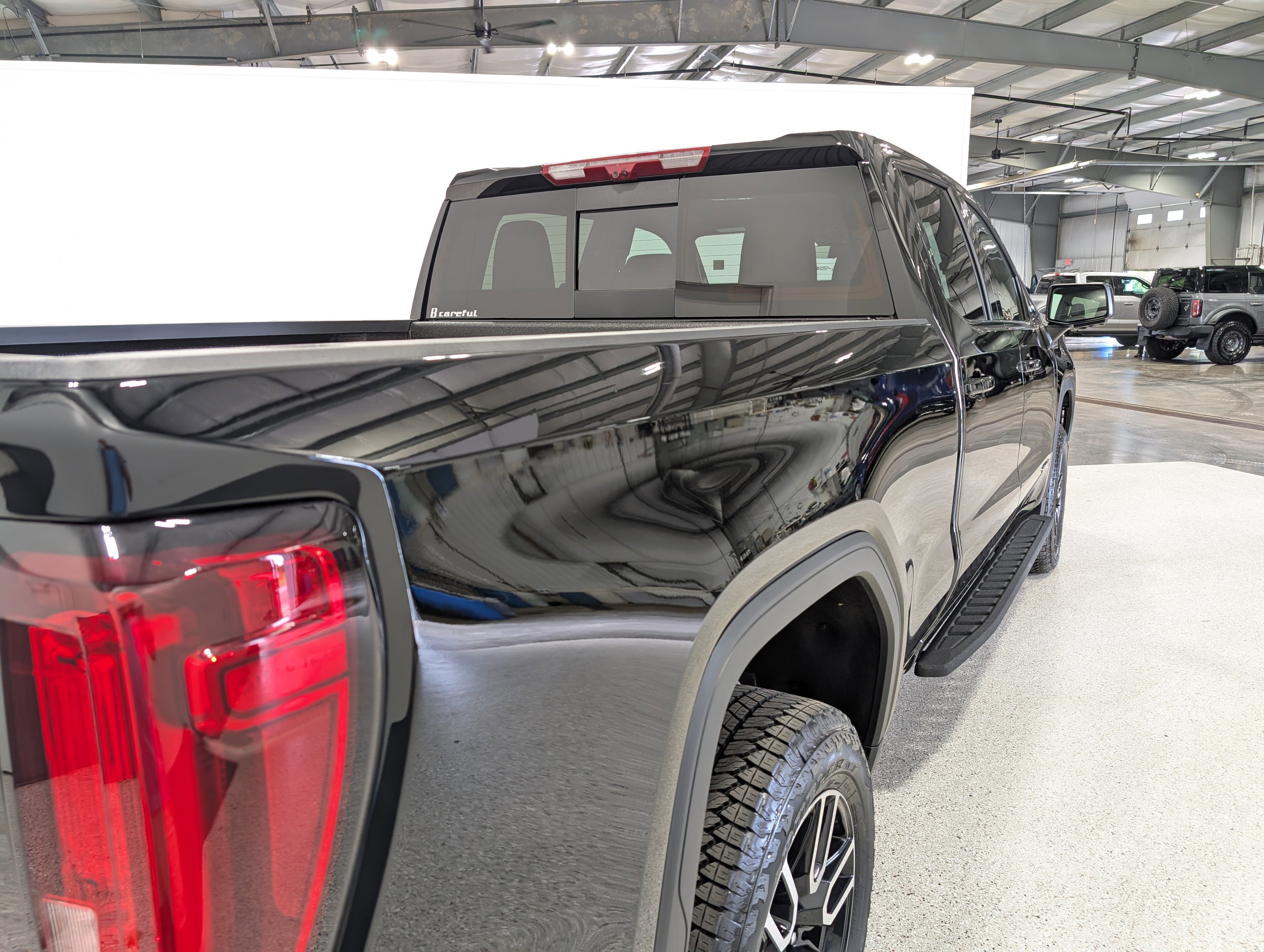 Used 2025 GMC Sierra 1500 AT4 w/ AT4 Premium Package image 3