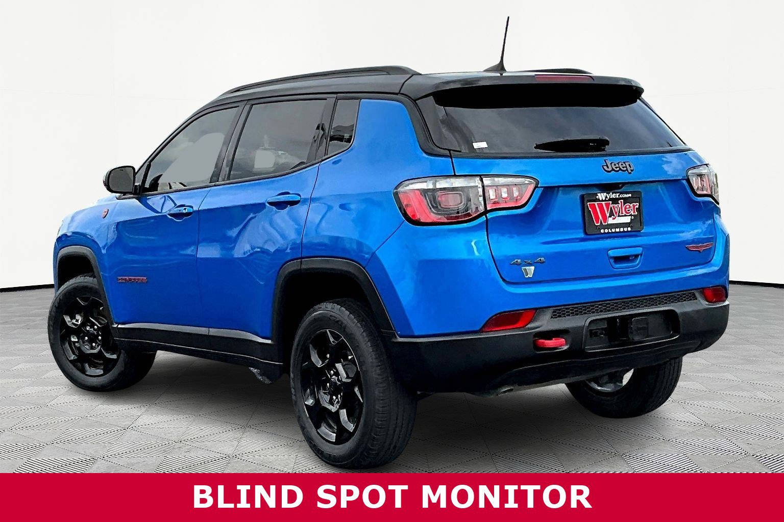 Used 2023 Jeep Compass Trailhawk w/ Trailhawk Convenience Group AWD/4WD image 4