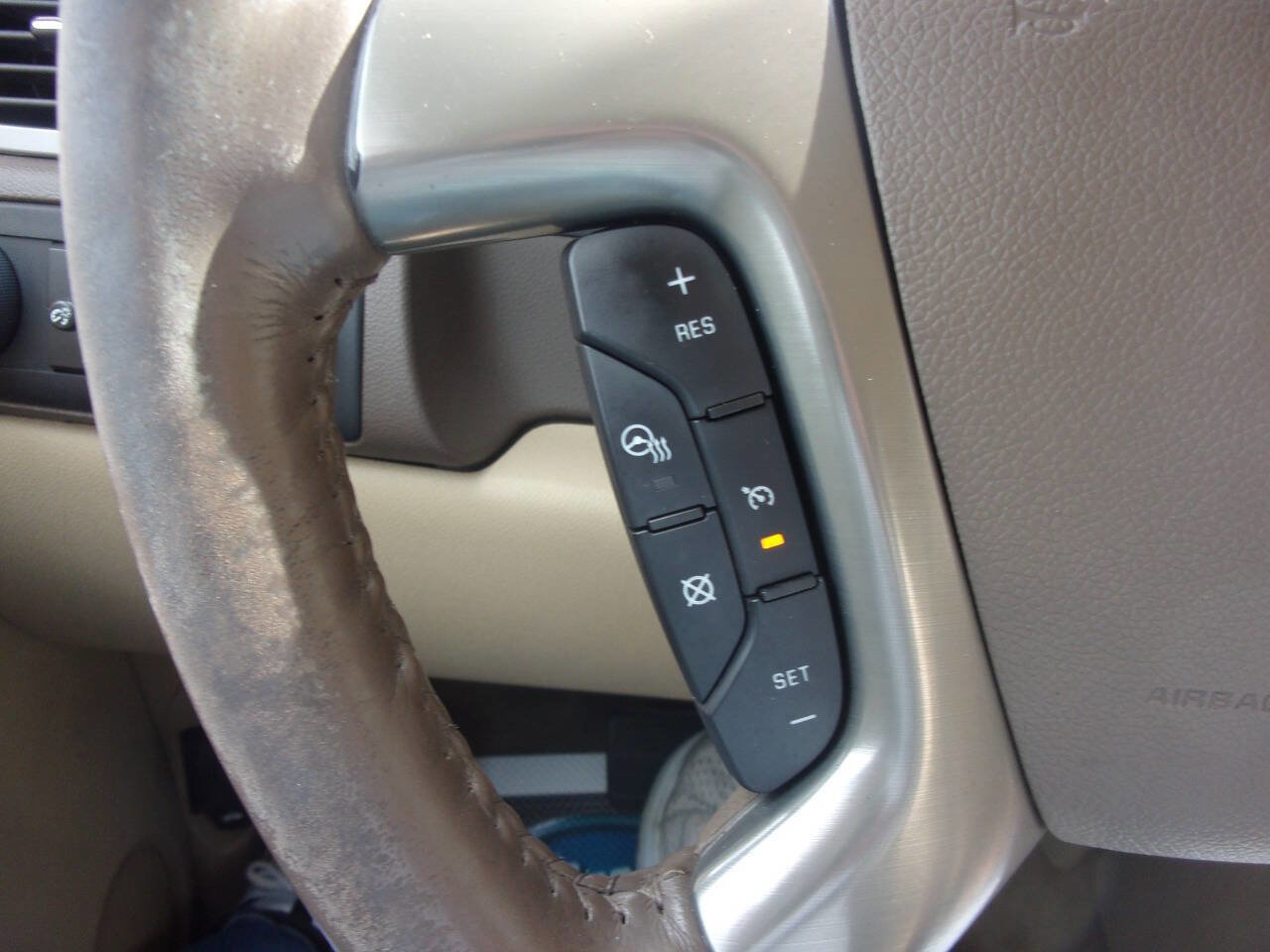 Used 2013 Chevrolet Suburban LTZ AWD/4WD image 23