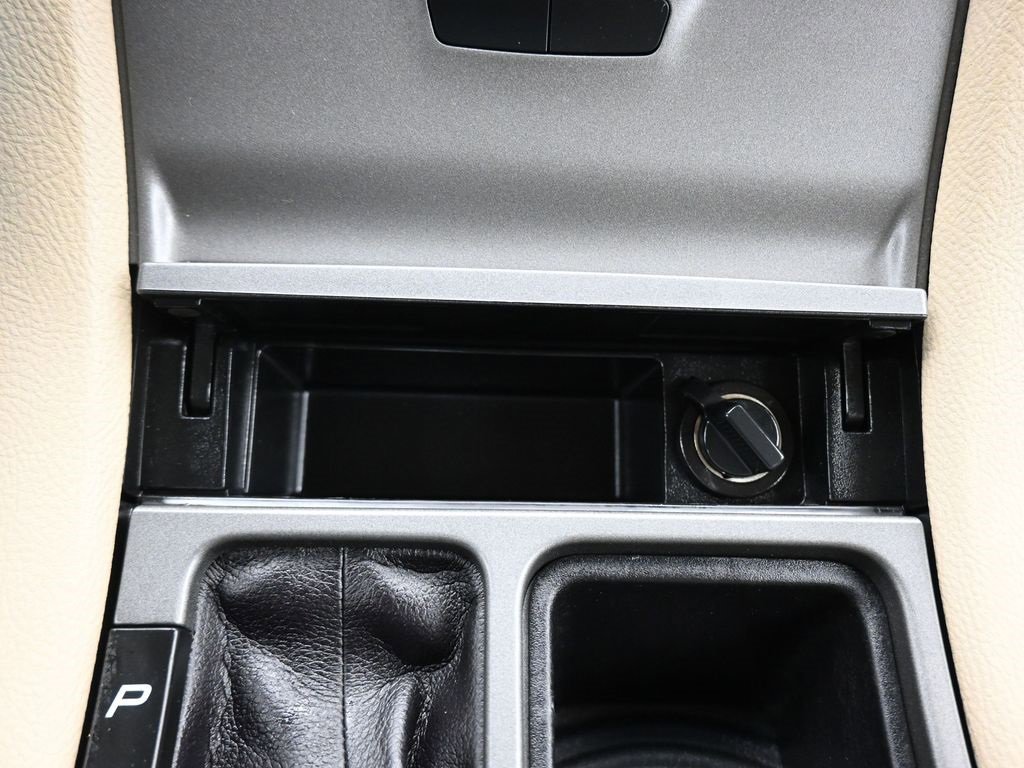 Used 2018 Ford Taurus SE image 19