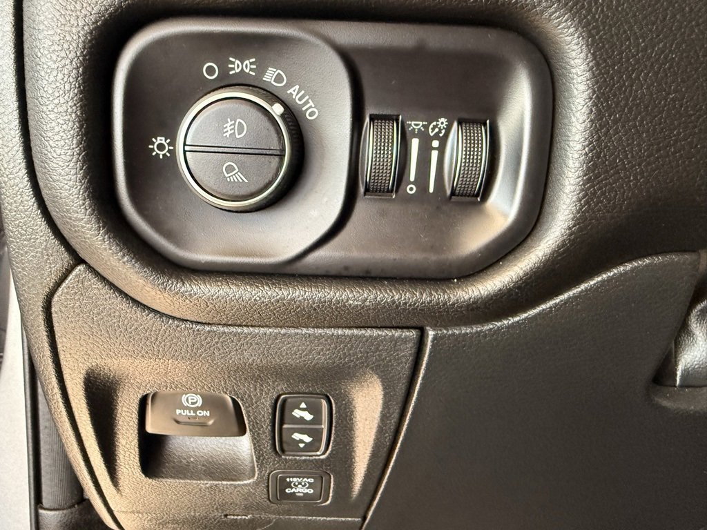 Certified 2025 RAM 1500 Laramie image 30