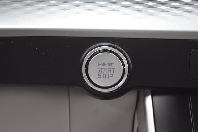Used 2024 Kia Carnival LX FWD image 25