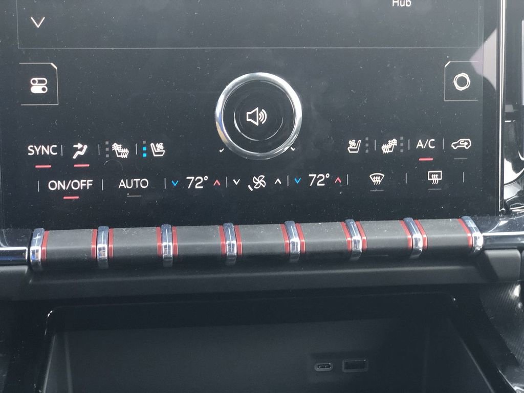 Used 2025 GMC Yukon AT4 w/ AT4 Premium Plus Package AWD/4WD image 33