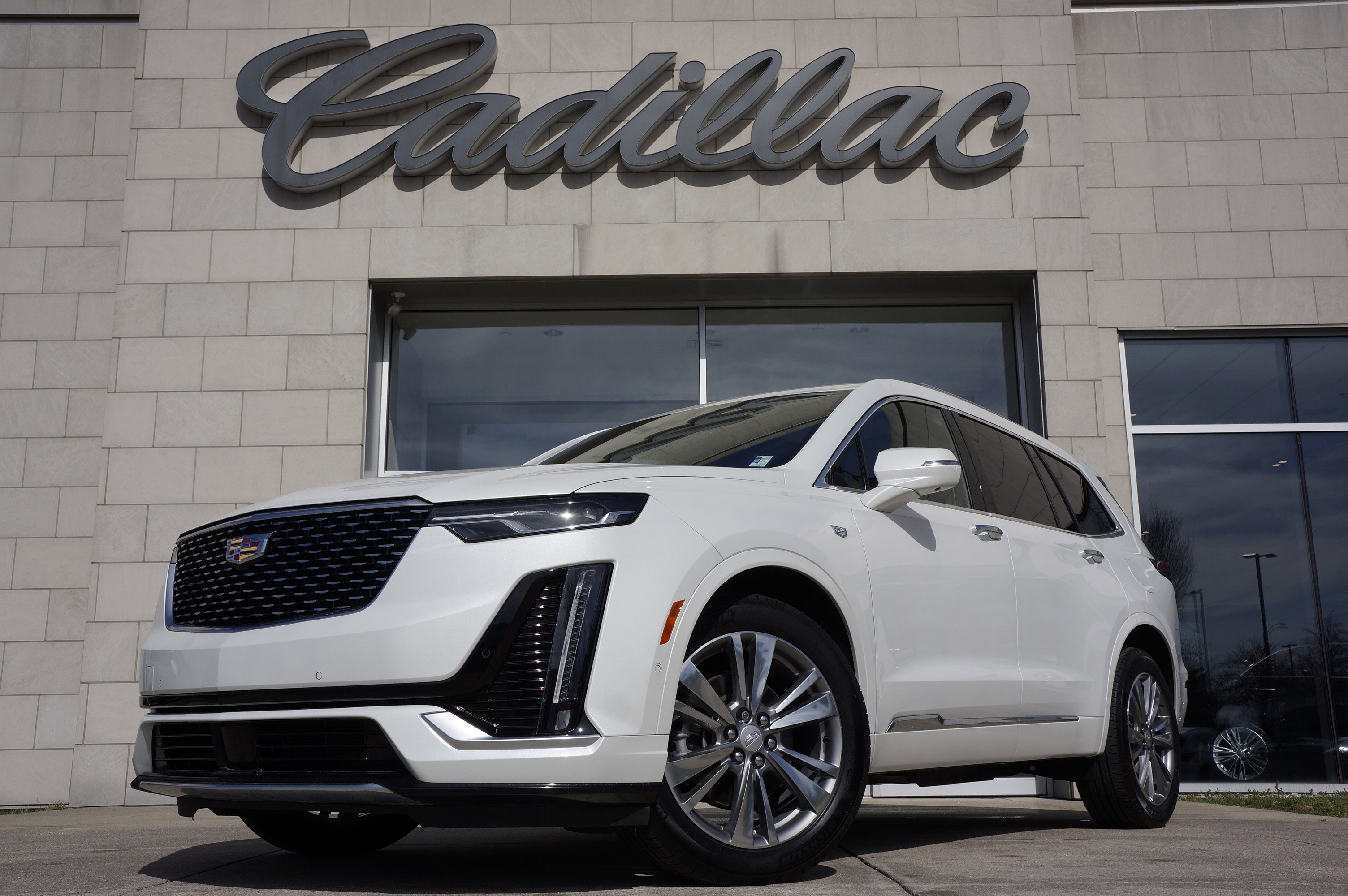 Used 2023 Cadillac XT6 Premium Luxury w/ LPO, Floor Liner Package image 12