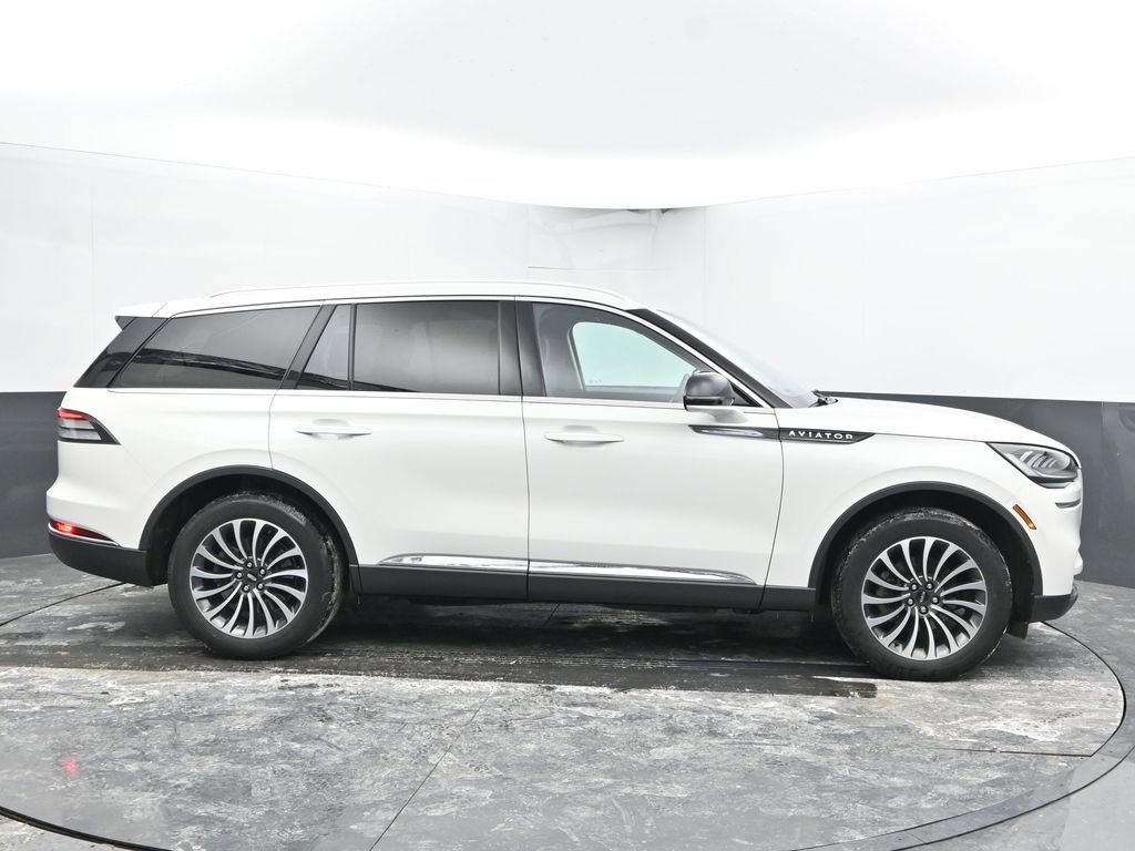 Used 2023 Lincoln Aviator AWD w/ Premium Package image 12