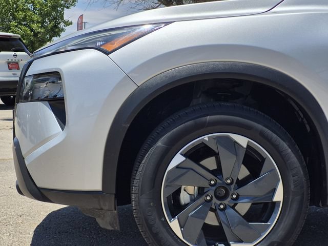 Certified 2024 Nissan Rogue SV AWD/4WD image 6