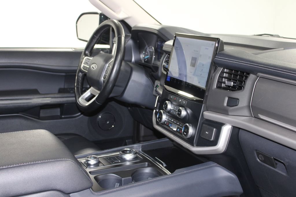 Used 2024 Ford Expedition XLT image 34