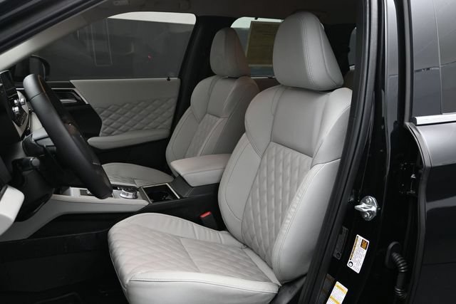 Used 2024 Mitsubishi Outlander SEL Black Edition FWD image 8