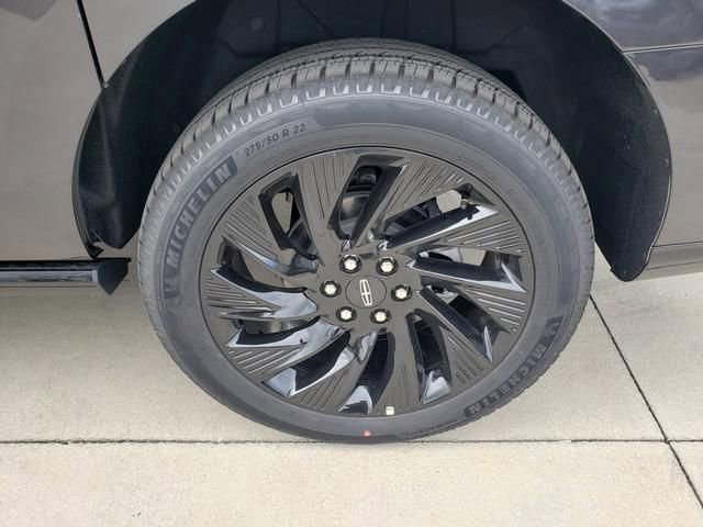 New 2025 Lincoln Navigator L Reserve w/ Jet Appearance Package image 22