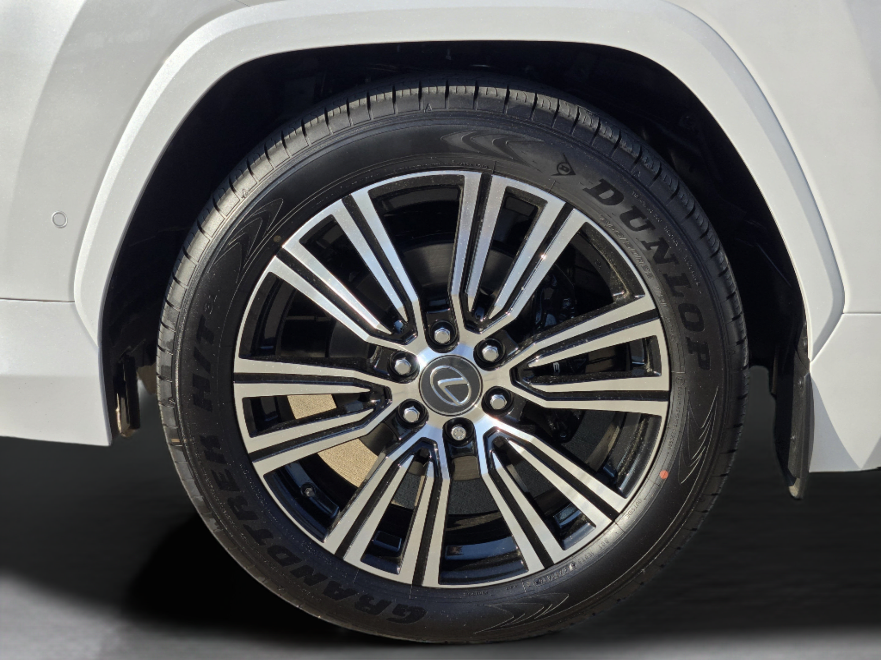 New 2026 Lexus LX 700h Luxury AWD/4WD image 23