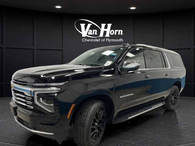 Used 2025 Chevrolet Suburban Premier AWD/4WD image 3