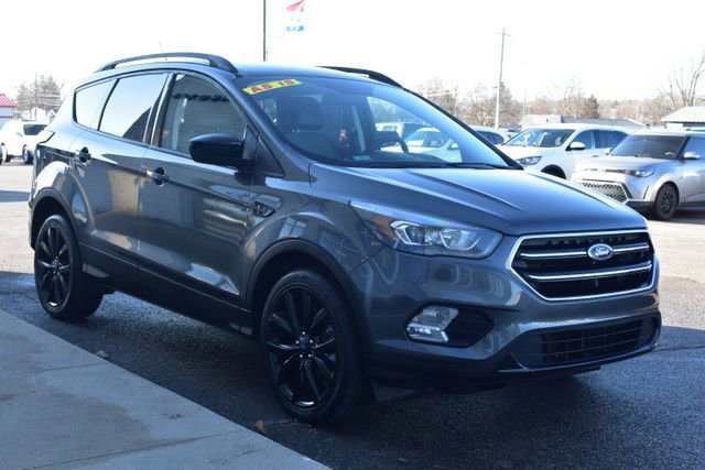 Used 2017 Ford Escape SE w/ SE Sport Appearance Package image 7
