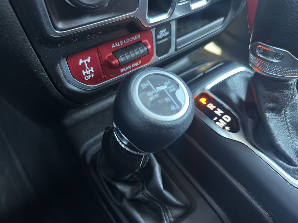 Used 2024 Jeep Wrangler Unlimited AWD/4WD image 22