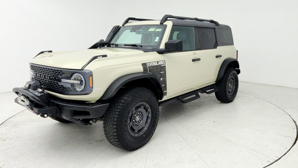 Used 2022 Ford Bronco Everglades image 4