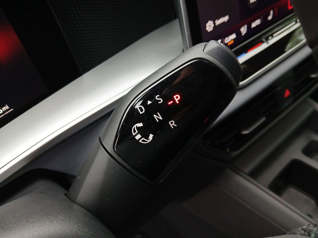 New 2026 Volkswagen Tiguan SE R-Line image 23