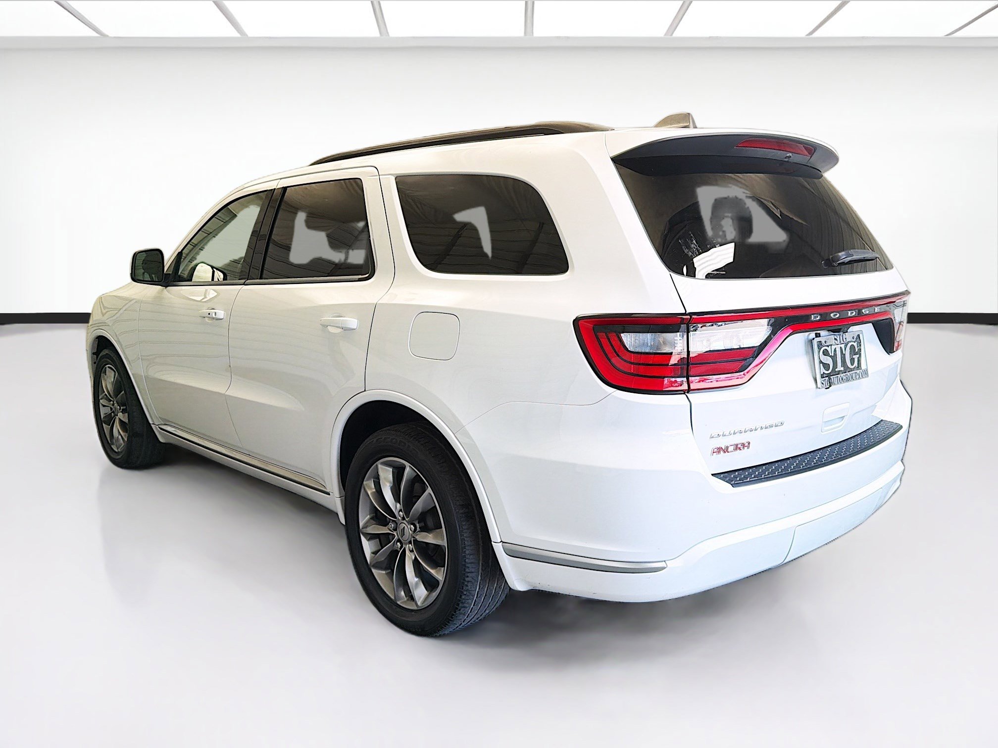 Used 2022 Dodge Durango SXT w/ Anodized Platinum Package RWD image 6