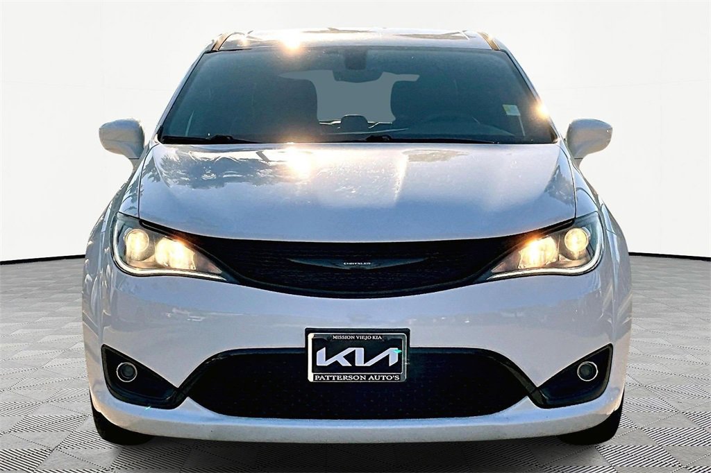 Used 2019 Chrysler Pacifica Touring Plus w/ S Appearance Package image 3