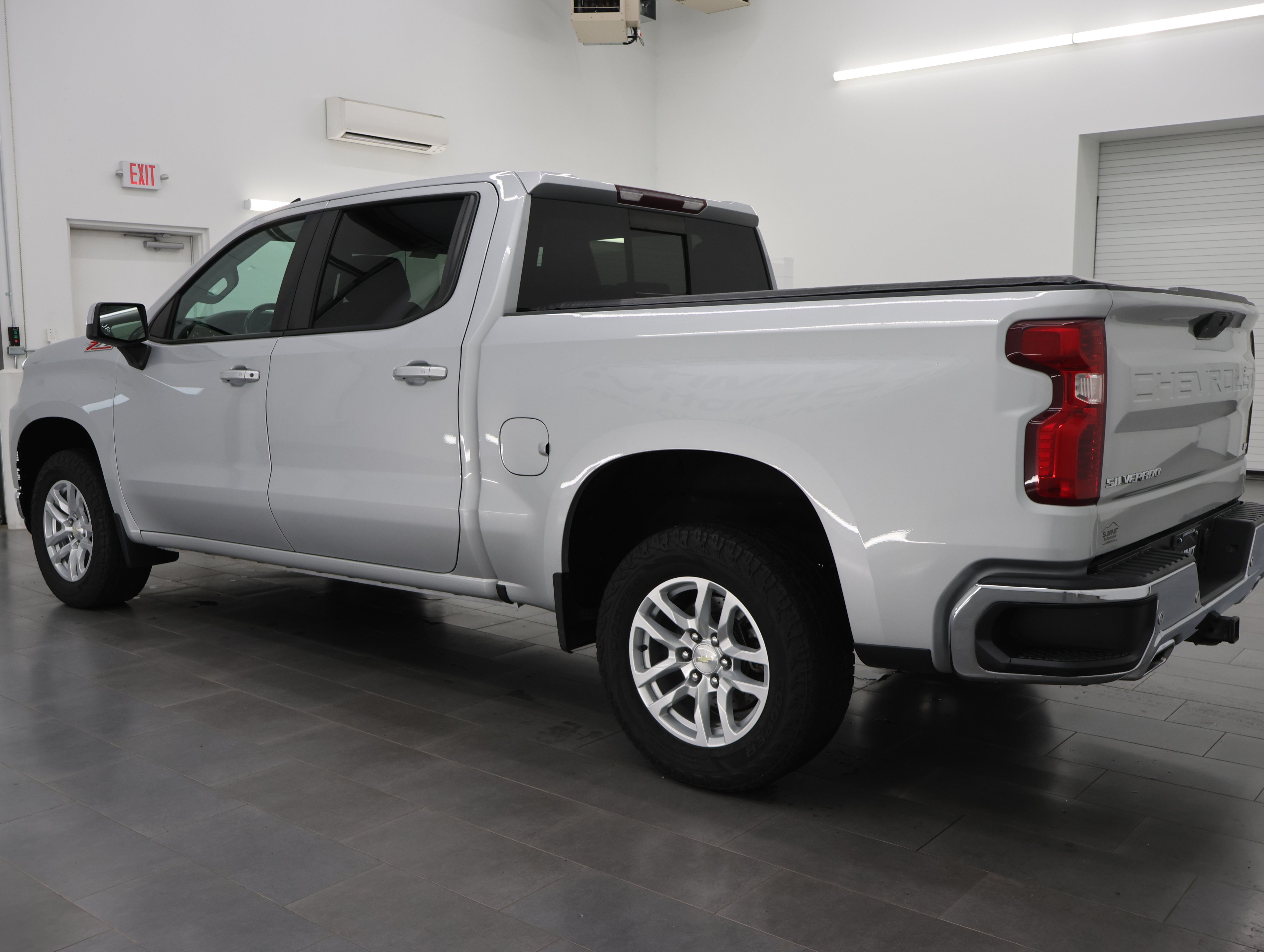 Used 2019 Chevrolet Silverado 1500 LT w/ All-Star Edition AWD/4WD image 6