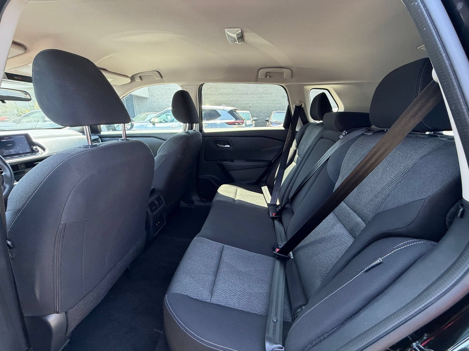 Used 2025 Nissan Rogue SV FWD image 28
