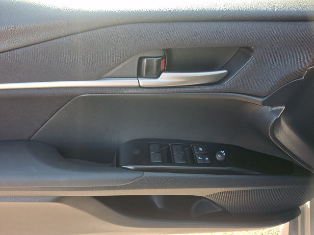 Used 2025 Toyota Camry LE FWD image 11