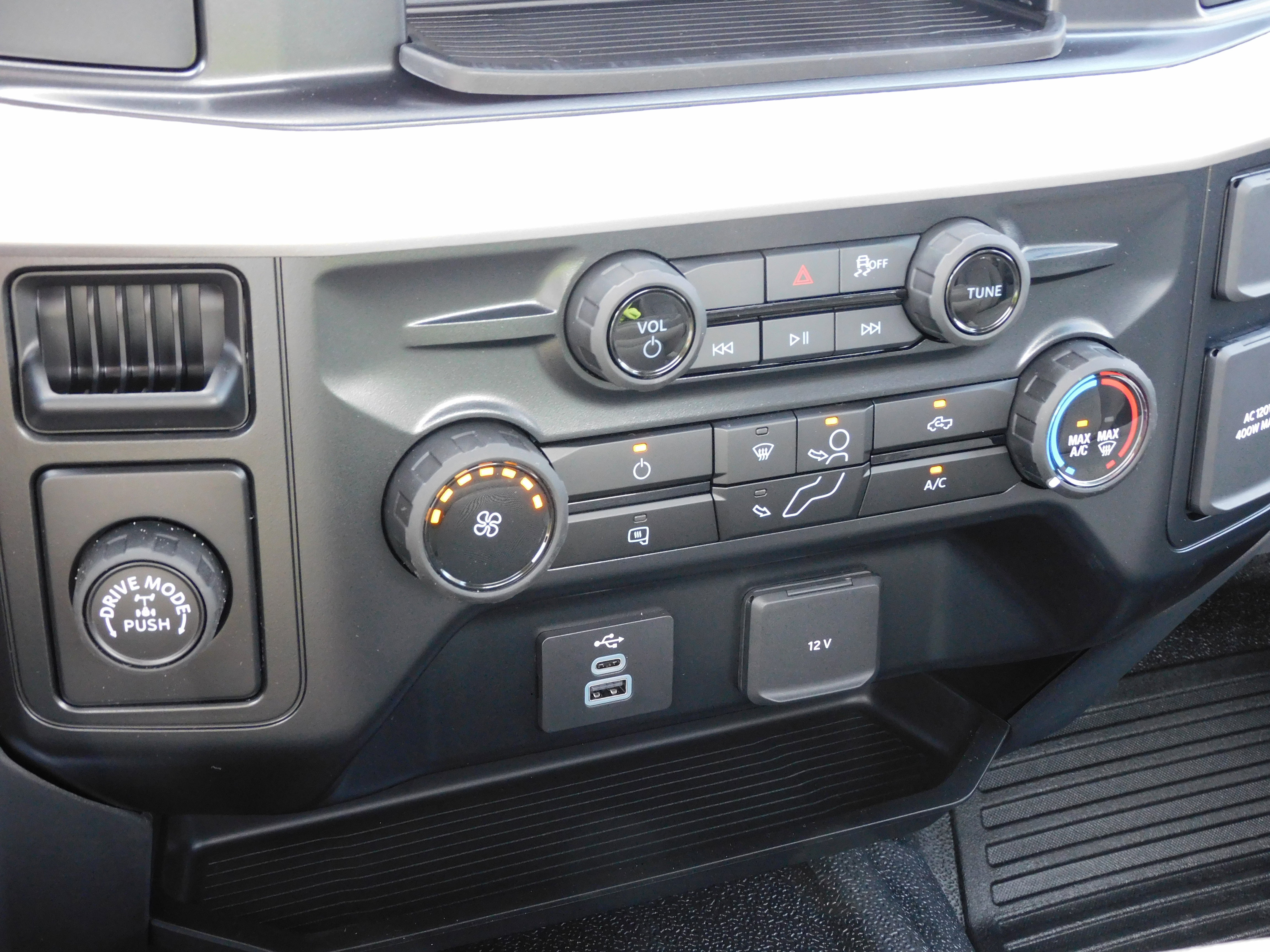 New 2025 Ford F350 XL w/ XL Driver Assist Package image 14