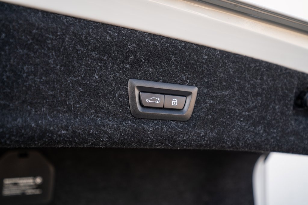 New 2026 BMW 330i xDrive Sedan w/ M Sport Package image 40