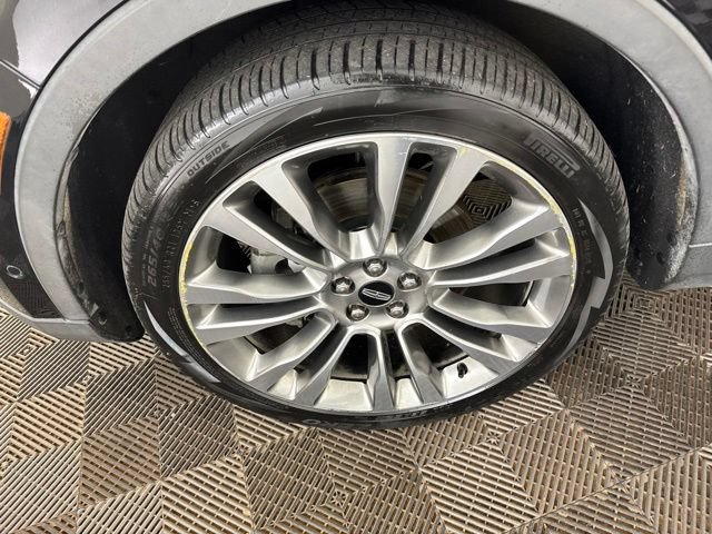 Used 2017 Lincoln MKX Reserve w/ Luxury Package AWD/4WD image 28