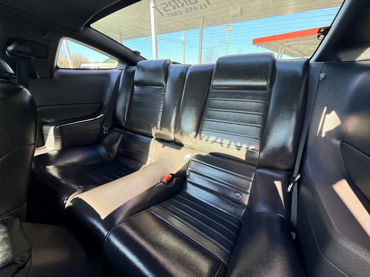 Used 2005 Ford Mustang GT Premium image 23