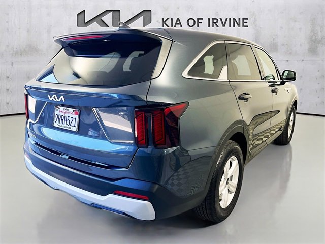 Certified 2024 Kia Sorento LX image 8