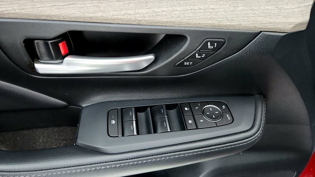 Certified 2025 Toyota Grand Highlander AWD image 24