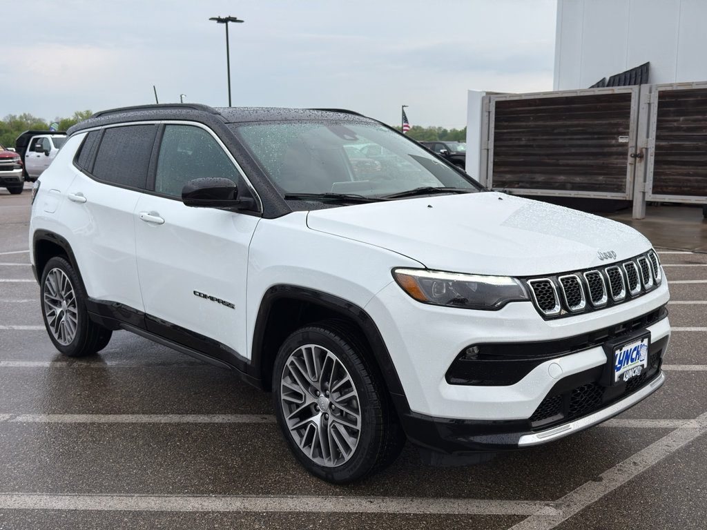 Used 2024 Jeep Compass Limited w/ Elite Group AWD/4WD image 8
