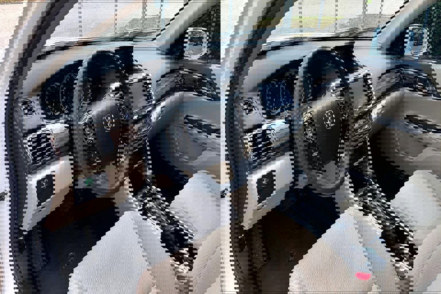 Used 2016 Honda Accord EX image 18