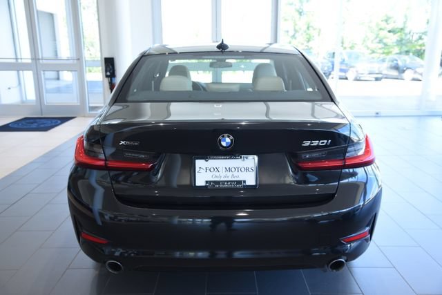 Used 2021 BMW 330i xDrive Sedan AWD/4WD image 9