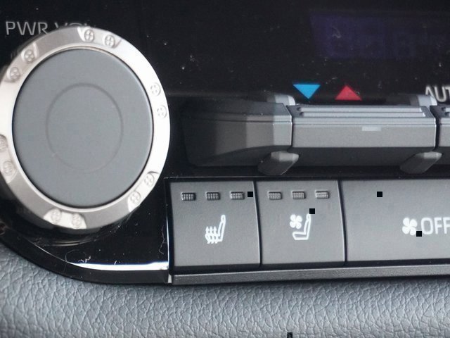 New 2025 Toyota Tundra Limited image 29