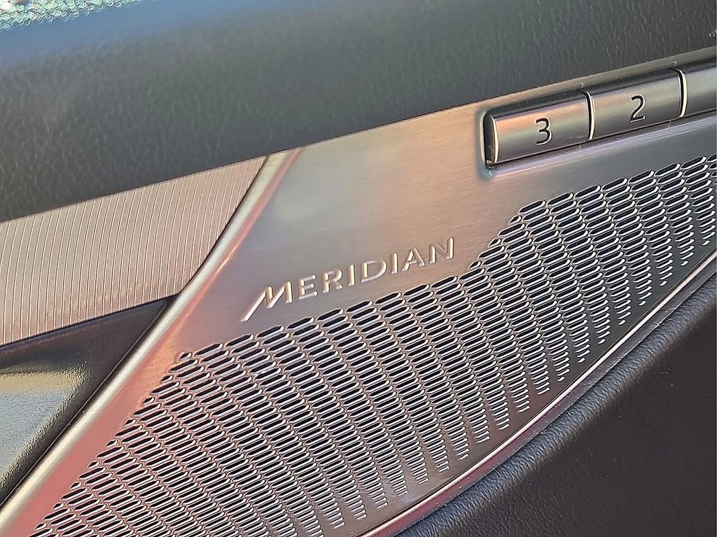 Used 2024 Jaguar F-PACE R-Dynamic S image 21