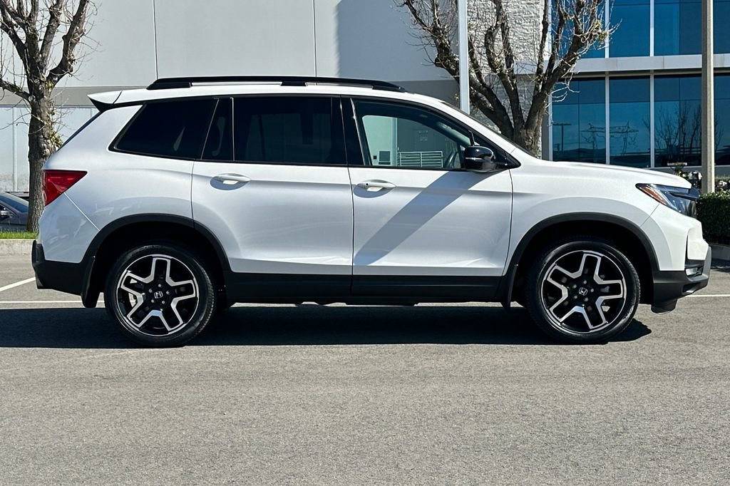 Certified 2023 Honda Passport Elite image 3