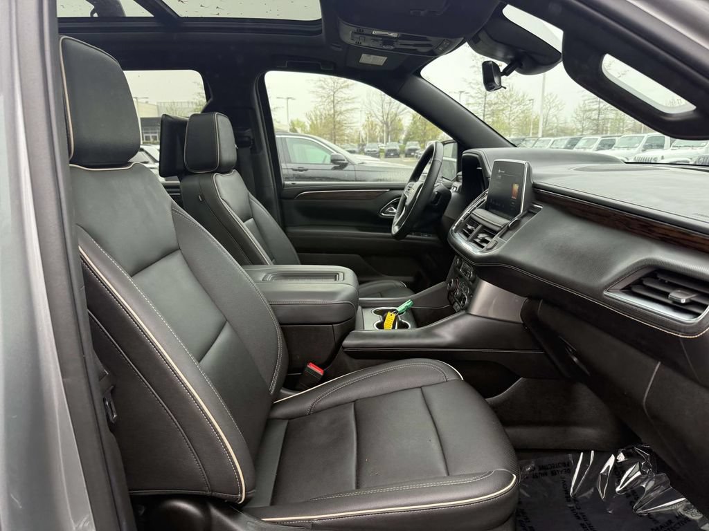 Used 2023 Chevrolet Tahoe Premier w/ Premium Package 2 AWD/4WD image 15